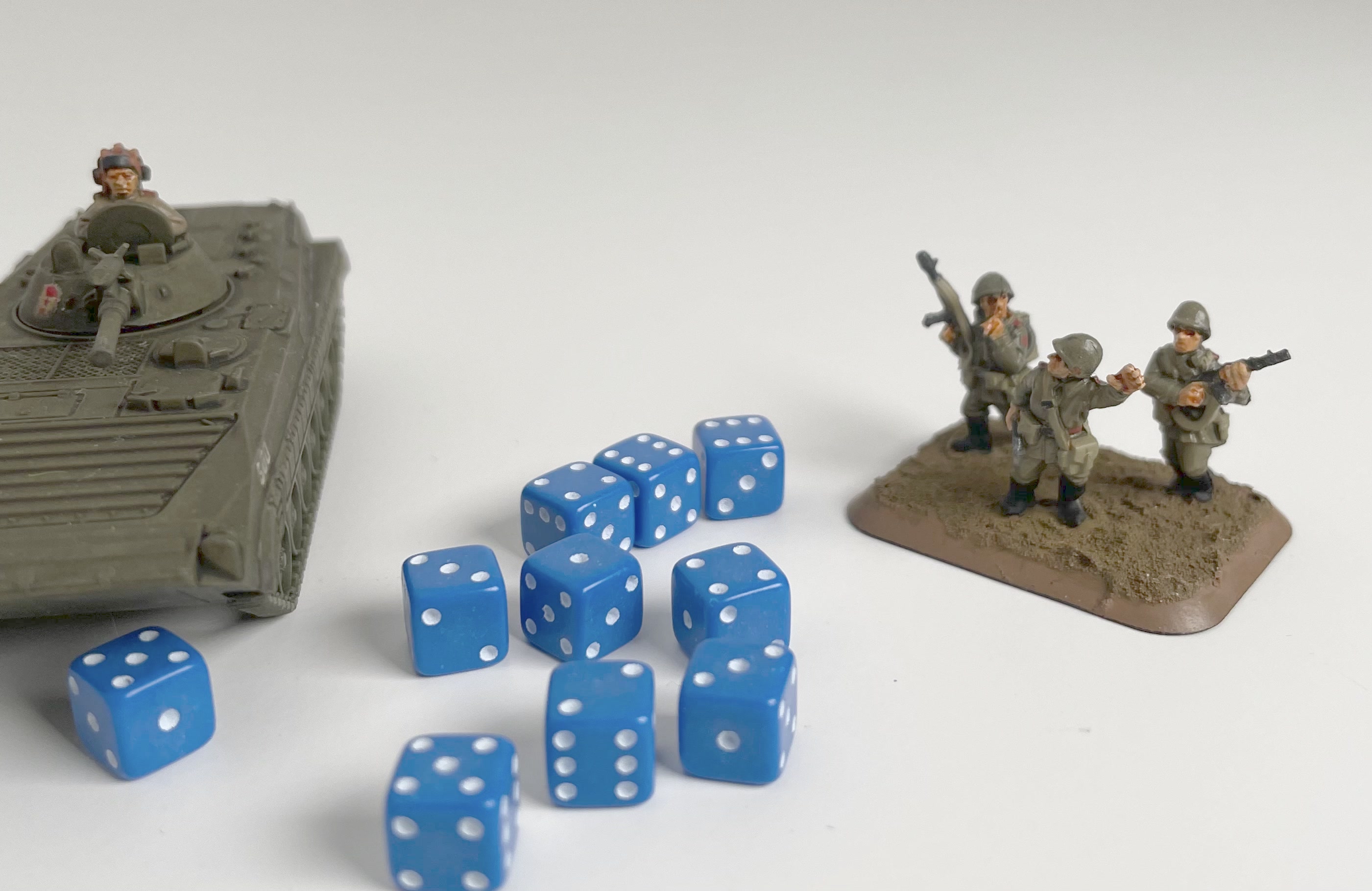 10 x D6 Spot Dice 7mm Opaque Blue/White Spot - d6spot07opbluews