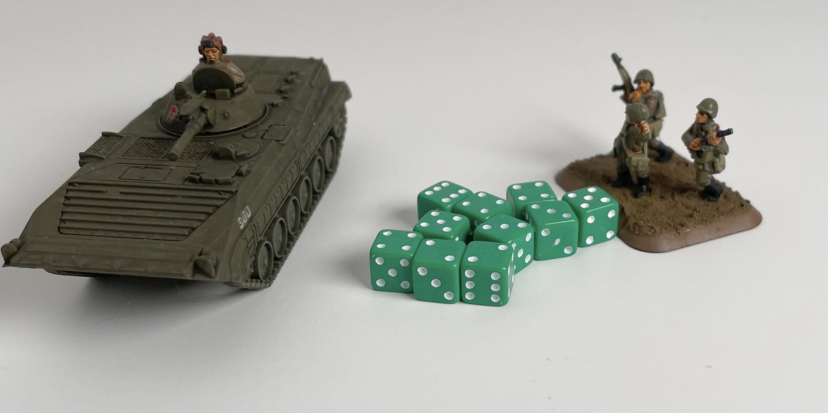 10 x D6 Spot Dice 7mm Opaque Green/White Spot - d6spot07opgreenws