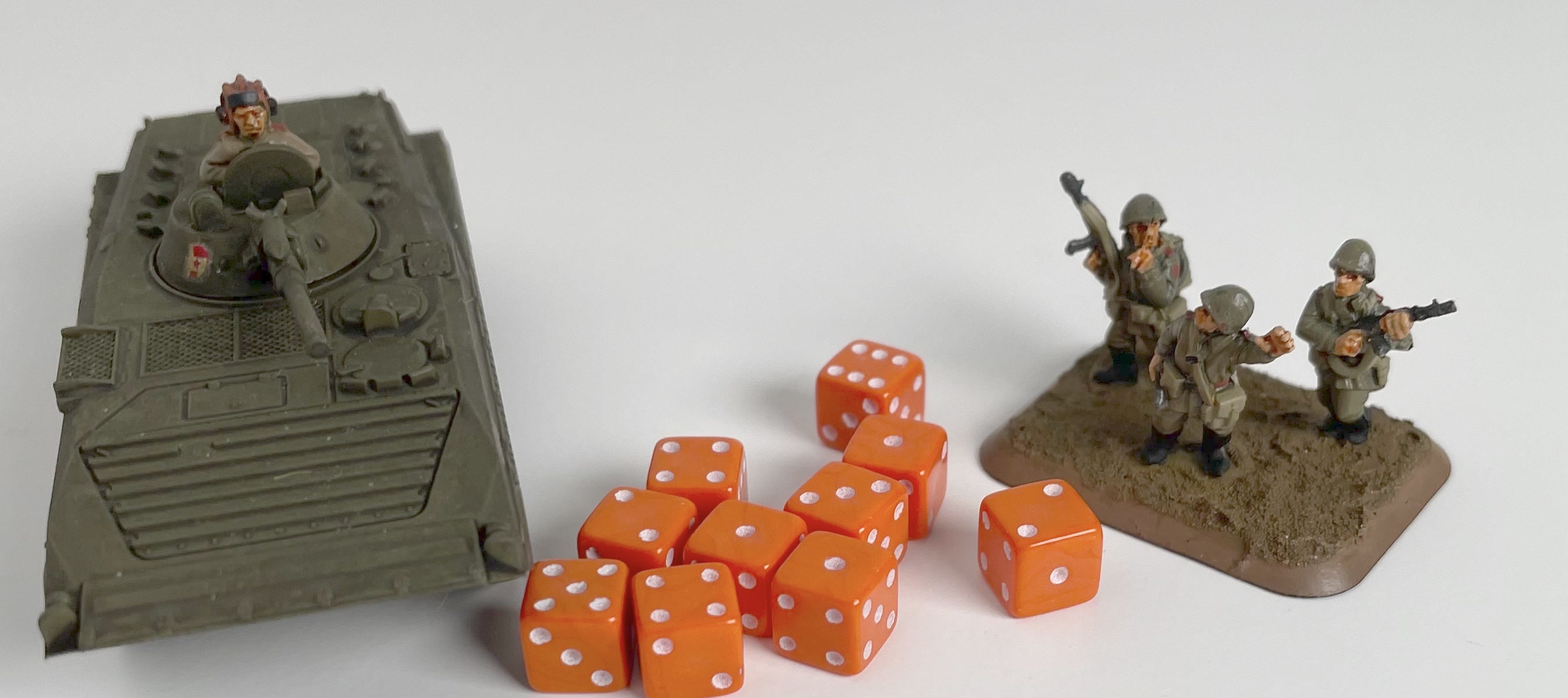 10 x D6 Spot Dice 7mm Opaque Orange/White Spot - d6spot07oporangews